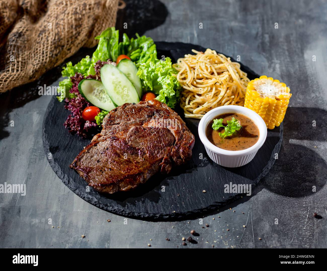 Nz ribeye steak -Fotos und -Bildmaterial in hoher Auflösung – Alamy