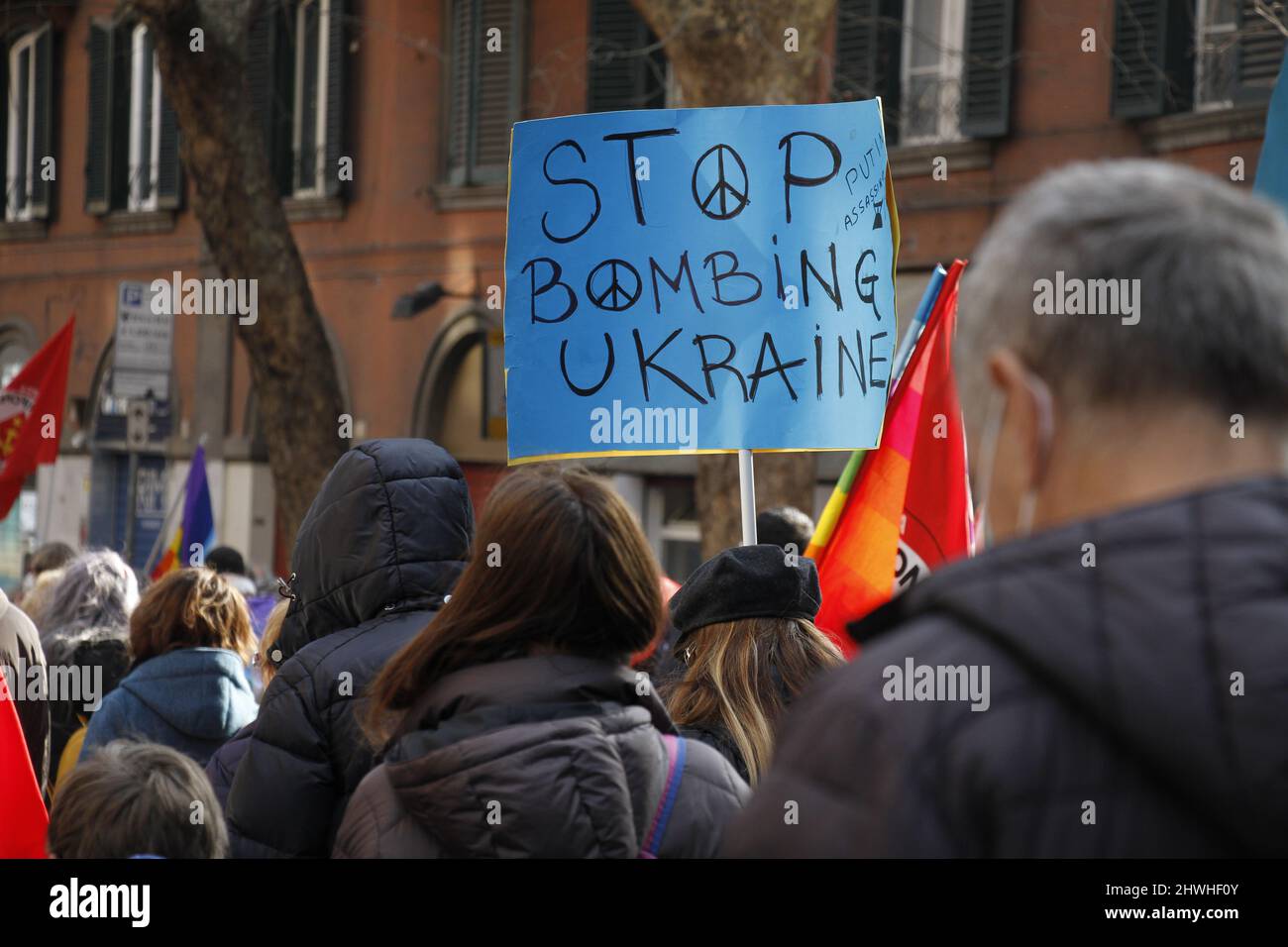 5.. März 2022 Anti-Kriegs-Protest - Menschen in Rom Italien demonstrieren gegen den Krieg in der Ukraine. Stockfoto