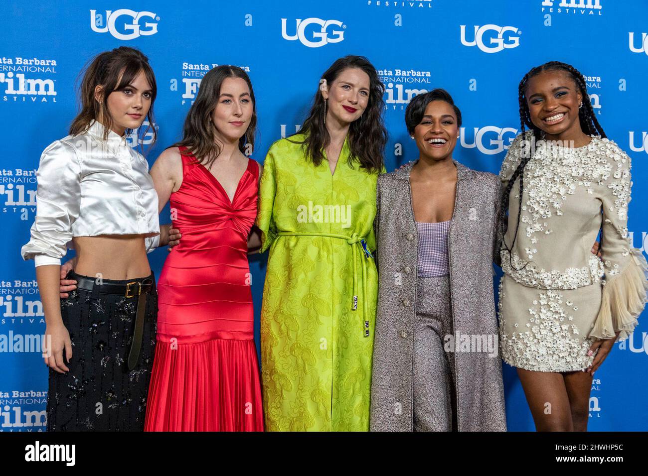 Ankunft mit rotem Teppich (l-r) Emilia Jones (CODA), Alana Haim (Licorice Pizza), Caitriona Balfe (Belfast), Ariana DeBose (West Side Story) und Saniyya Sidney (König Richard). Das Santa Barbara International Film Festival 37. ehrt Caitriona Balfe (Belfast), Ariana DeBose (West Side Story), Alana Haim (Licorice Pizza), Ciarán Hinds (Belfast), Emilia Jones (CODA), Troy Kotsur (CODA), Simon Rex (Red Rocket), Und Saniyya Sidney (King Richard) mit dem Virtuosos Award im Arlington Theater in Santa Barbara, Kalifornien, 5. März 2022. (Foto von Rod Rolle/Sipa USA) Stockfoto