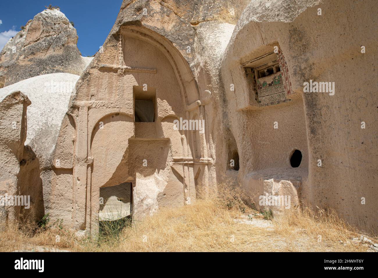 Kloster Hallach in den Felsen in Ortahisar, Kappadokien, Nevşehir, Türkei. Stockfoto