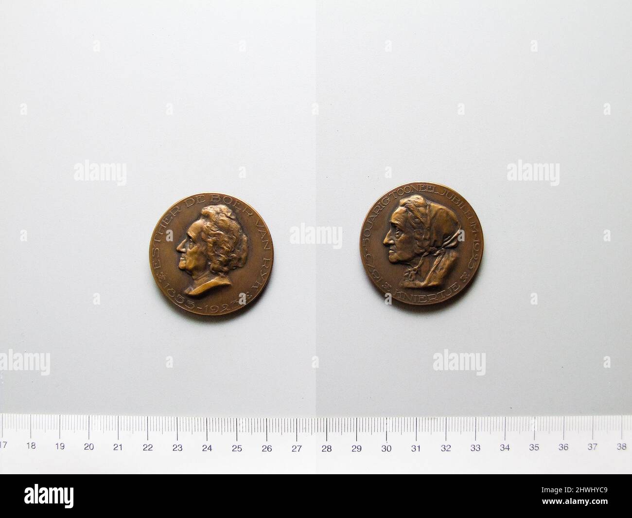 Medaille zum 70.. Geburtstag von Esther de Boer van Rijk. Thema: Esther de Boer van Rijk, Niederländisch, 1853–1937 Künstler: Unbekannt Stockfoto