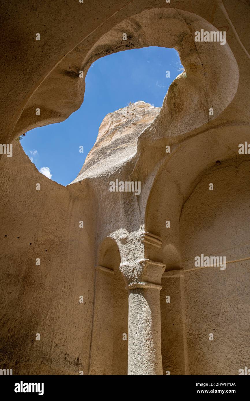 Kloster Hallach in den Felsen in Ortahisar, Kappadokien, Nevşehir, Türkei. Stockfoto