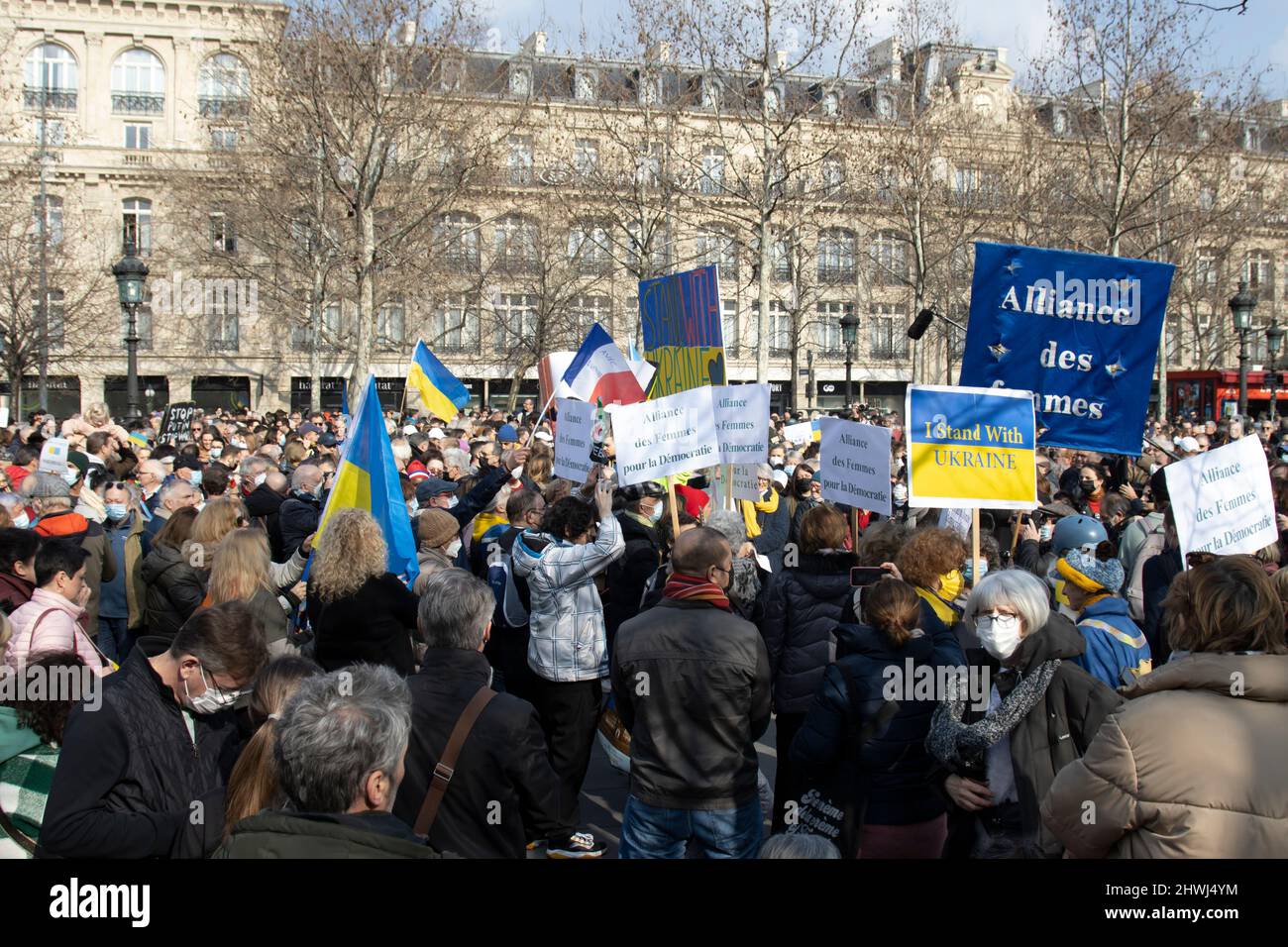 03/05/2022 - Paris - Demonstration gegen den russischen Einmarsch in die Ukraine Stockfoto