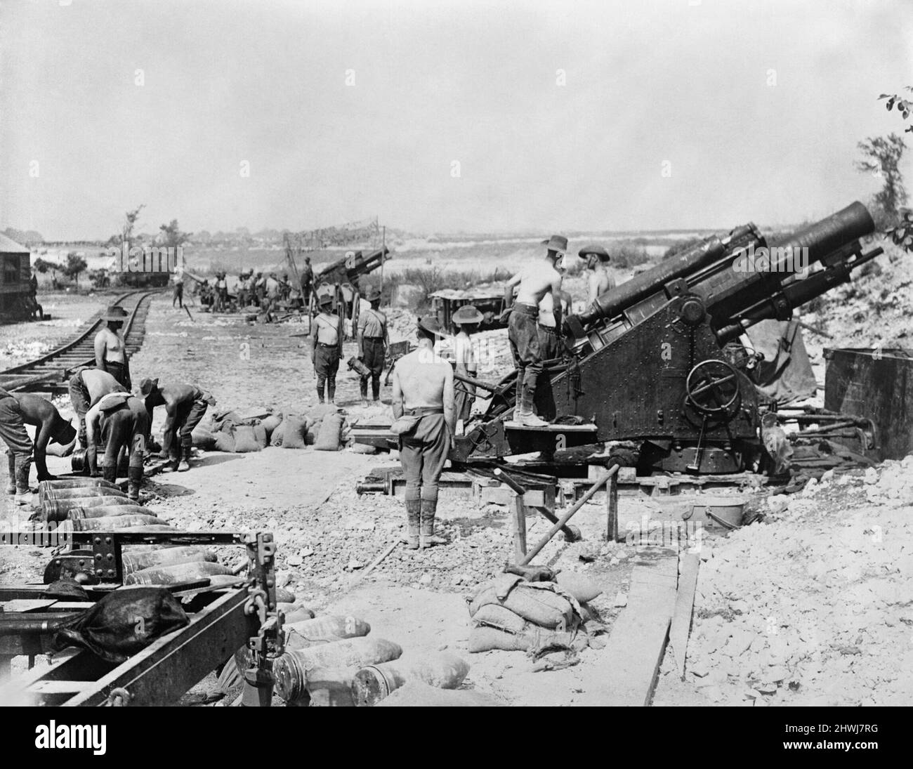 Australische Batterie von 9,2 Zoll Mark I Haubitzen in Aktion, Fricourt während der Schlacht an der Somme. Stockfoto