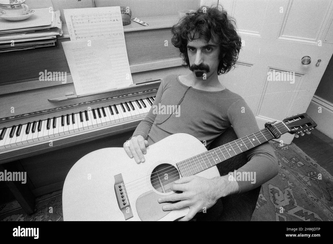 Frank Zappa. Amerikanischer Musiker.abgebildet in London. Aufgenommen am 8.. Januar 1971 in anderen Bildern dieses Sets ist Frank mit seiner Frau Gail abgebildet. Stockfoto