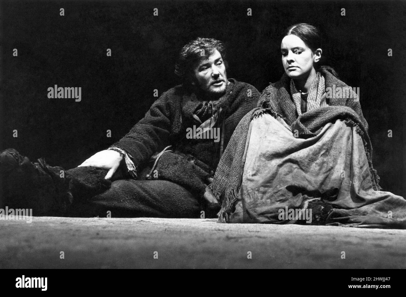 Albert Finney als eine ambulante Arbeiter mit Frances Tomelty, in einer Szene aus "Cromwell". August 1973 P007003 Stockfoto