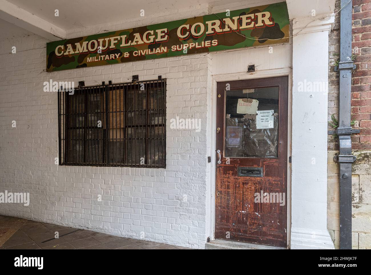 Camouflage Corner, Geschäft mit Überschüssen der Armee, militärischen und zivilen Hilfsgütern und Kleidung, Basingstoke, Hampshire, Großbritannien Stockfoto