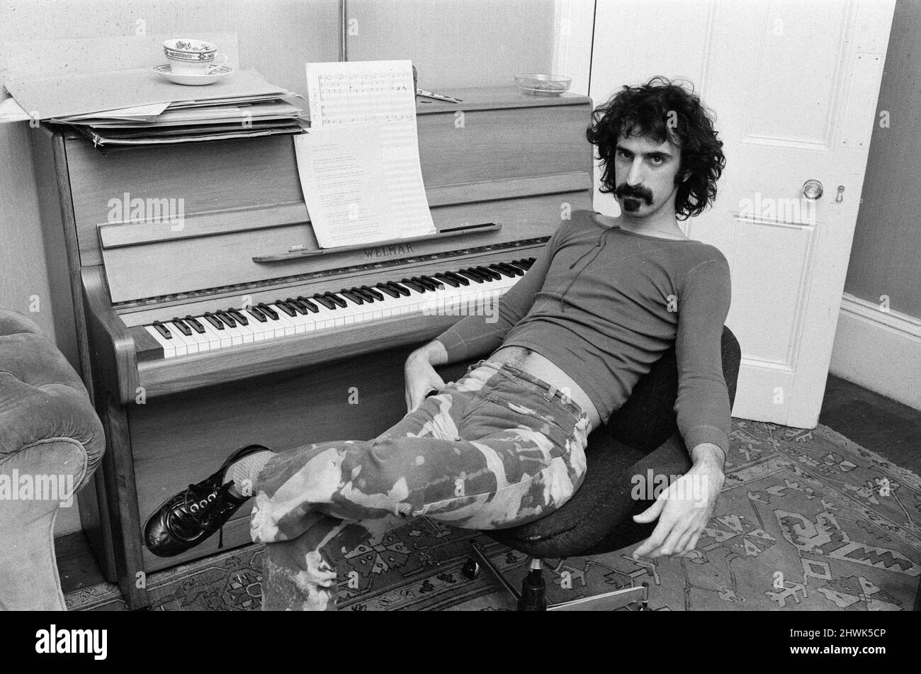 Frank Zappa. Amerikanischer Musiker.abgebildet in London. Aufgenommen am 8.. Januar 1971 in anderen Bildern dieses Sets ist Frank mit seiner Frau Gail abgebildet. Stockfoto