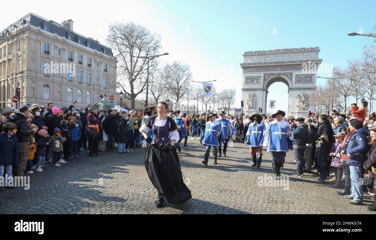 2000 SCHAFE AUF DEN CHAMPS ELYSEES Stockfoto