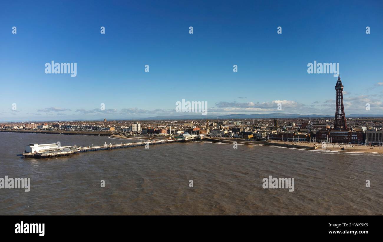 Eine Luftaufnahme des Blackpool Tower in Lancashire, Großbritannien Stockfoto