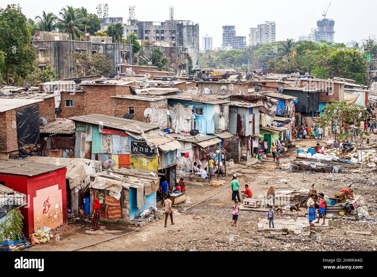 Mumbai Indien, Dharavi Shahu Nagar, Slum Shanties arme Armut untere Hindu-Kaste, Bewohner low income Müll Müll Müll Müll städtischen Ghetto Häuser Stockfoto