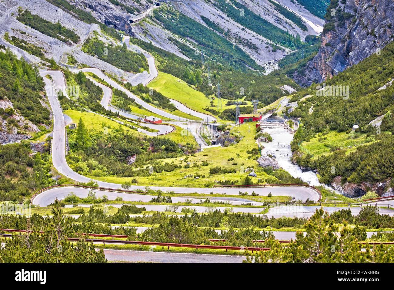 Stilfser Joch Bergpass oder Stilfser Joch Panoramastraße Serpentinen Blick, Grenze zwischen Italien und der Schweiz Stockfoto