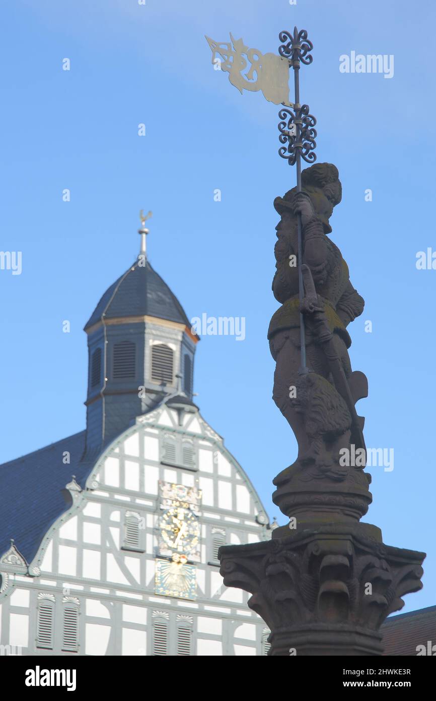 Figur aus dem Marktbrunnen und Rathaus in Butzbach, Hessen, Deutschland Stockfoto