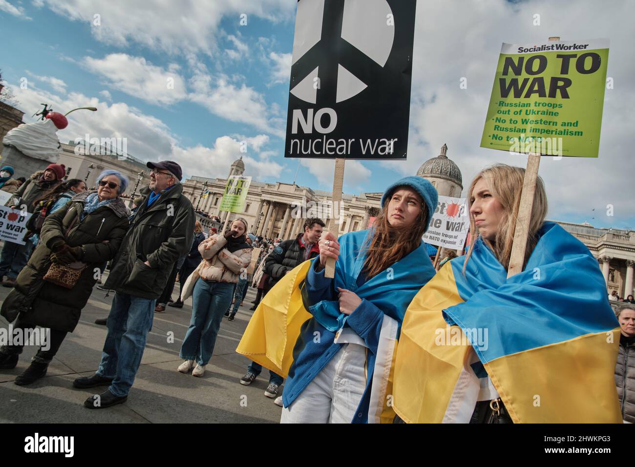London, Großbritannien. 6. März 2022. No to war in Ukraine Global Day of Action, organisiert von der Stop the war Koalition, um ein Ende des Krieges in der Ukraine, den Abzug der russischen Truppen und gegen die NATO-Eskalation zu fordern. Quelle: Chiara Fabbro/Alamy Live News Stockfoto
