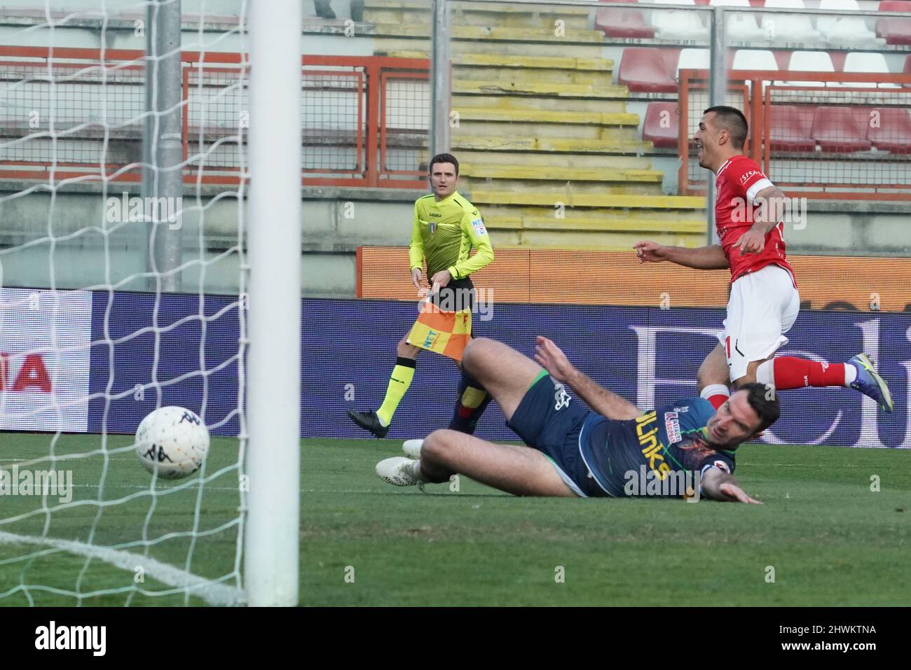 Stadio Renato Curi, Perugia, Italien, 06. März 2022, olivieri marco (n.11 perugia calcio) Tor 1-0 während des Spiels AC Perugia gegen US Lecce - Italienischer Fußball der Serie B Stockfoto