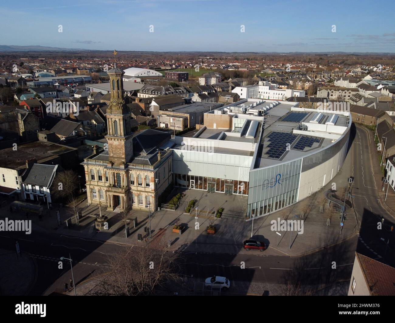 Irvine Stadtzentrum mit dem Townshouse und dem Portal. Stockfoto