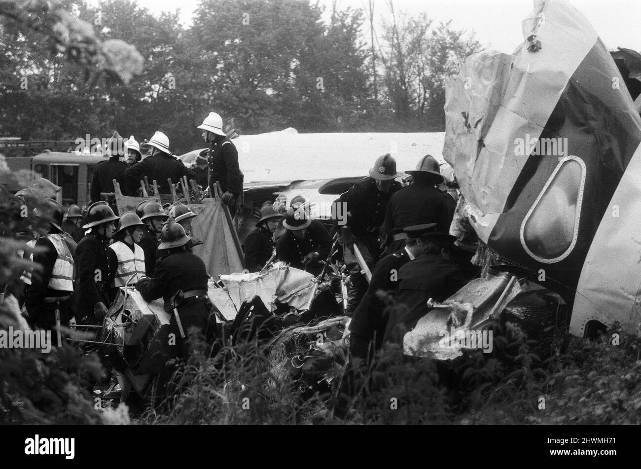 Der Passagierflug von British European Airways Flug 548 vom Flughafen London Heathrow nach Brüssel stürzte weniger als drei Minuten nach dem Start in der Nähe der Stadt Staines ab. Alle 118 Personen an Bord wurden getötet. Der Unfall wurde als Staines-Katastrophe bekannt. 18.. Juni 1972. Stockfoto