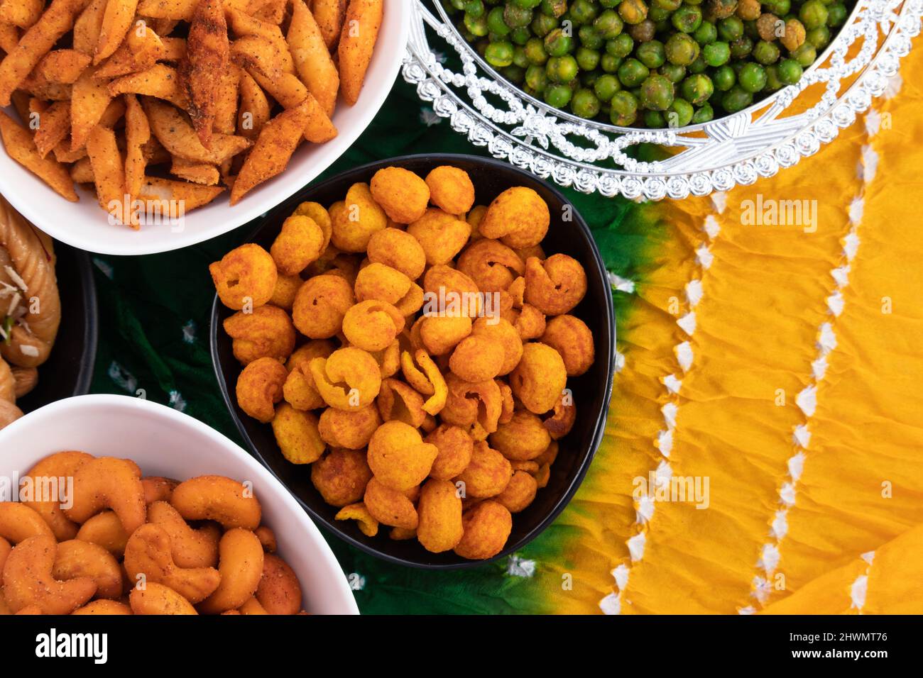 Salted Namkeen Corn Topi Ist Geröstete Tea Time-Mischung Auch Chatpata Namkin Masala Chakhna Genannt Wird Vor Allem Auf Festivals Wie Holi, Deepawali, Raks Genossen Stockfoto