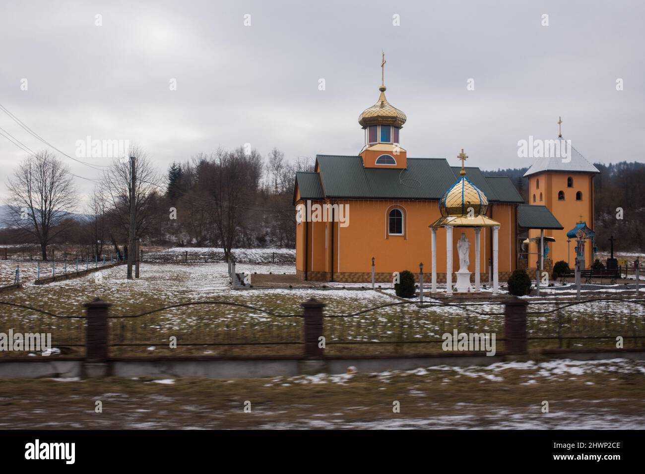 Khyriv Dorf in der Ukraine. Ustrzyki Dolne koordiniert die Hilfe für Flüchtlinge, die die Grenze überqueren. Es hilft Ukrainern, die in Polen bleiben, und Menschen in Not in der Ukraine durch Konvoi. Ustrzyki Dolne, Polen am 6. März 2022. Foto von Nathan Laine/ABACAPRESS.COM Stockfoto