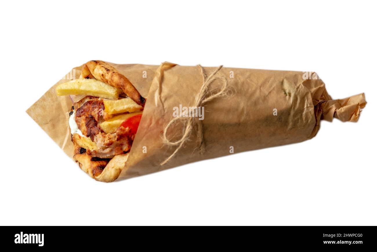 Gyro Pita Shawarma Sandwich isoliert auf weißem, griechischem Fleisch Lebensmittelverpackung mit Papier, Draufsicht. Designelement Stockfoto