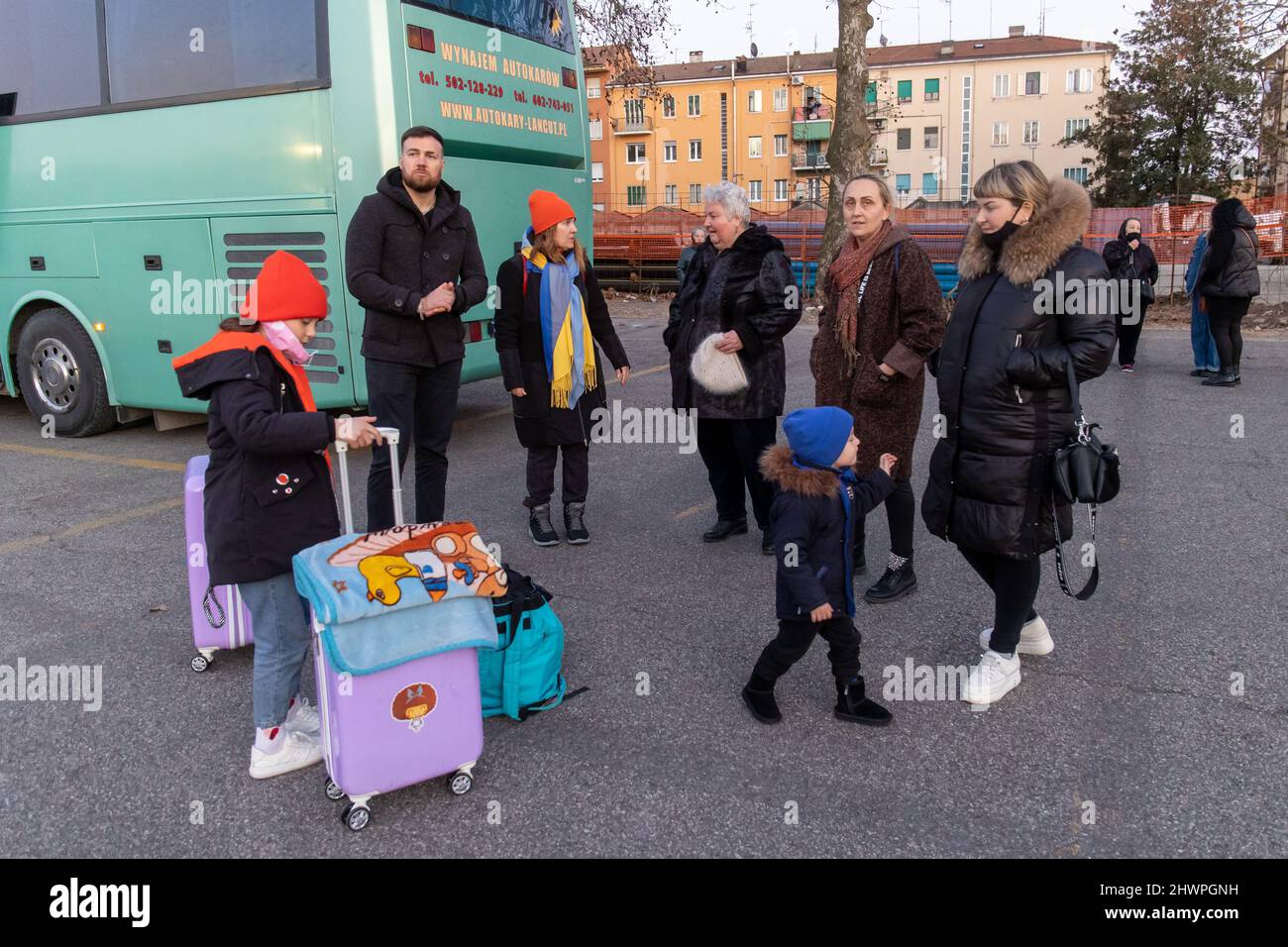 Ferrara, Den 5. März 2022. Ukraine Flüchtlinge aus Russland Ukraine Krieg kommen in Ferrara, Italien. Kredit: Filippo Rubin / Alamy Live Nachrichten Stockfoto