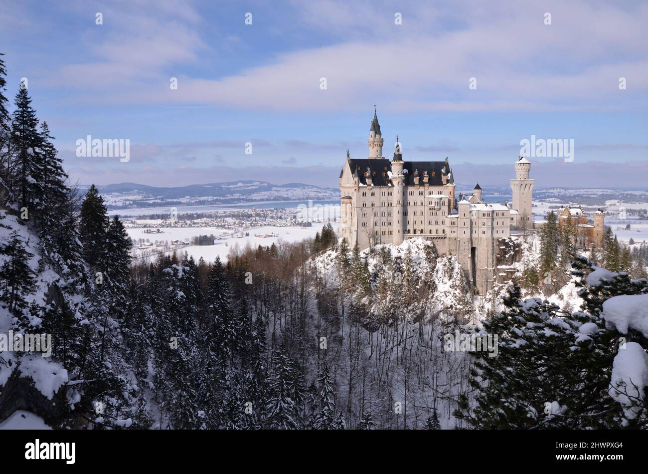 DEUTSCHLAND, Bayern, Schwangau, Hohenschwangau, Neuschwanstein und Umgebung unter dem Schnee Stockfoto