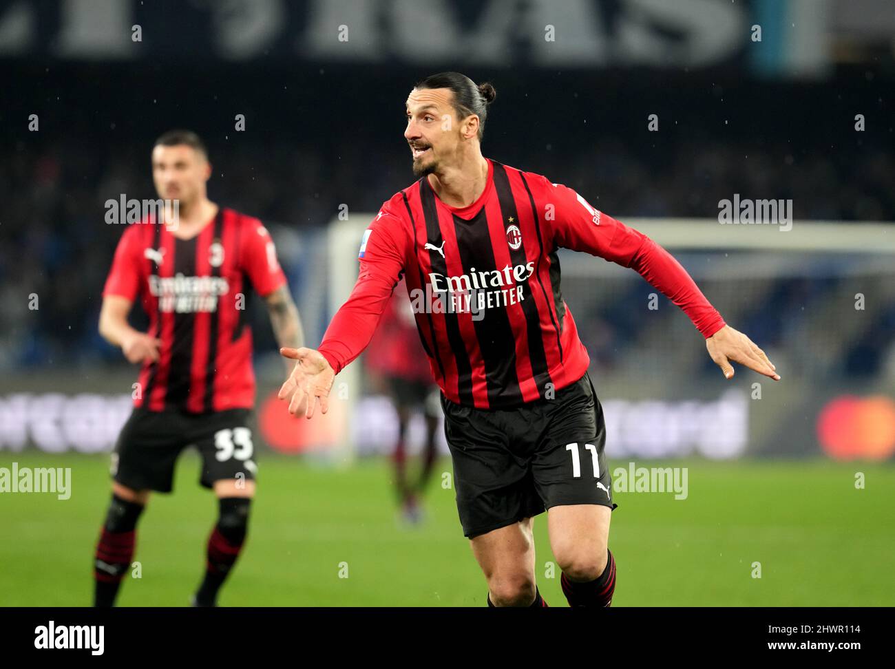 NEAPEL, ITALIEN - 06. MÄRZ: Zlatan Ibrahimovic vom AC Mailand in Aktion, während des Serie-A-Spiels zwischen SSC Napoli und AC Mailand im Stadio Diego Armando Maradona am 6. März 2022 in Neapel, Italien. (Foto nach MB-Medien) Stockfoto