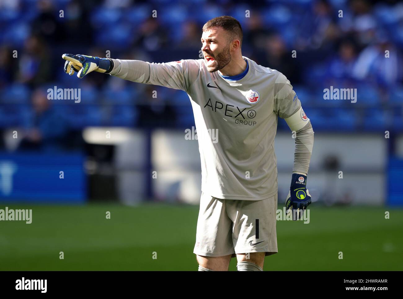 Stadt Gelsenkirchen, Deutschland. 05. Mär, 2022. firo : 05.03.2022 Fuvuball, 2. Bundesliga, Saison 2021/2022, FC Schalke 04 - Hansa Rostock 3: 4 Markus Kolke, HANSA-TORWART, Gesture Credit: dpa/Alamy Live News Stockfoto