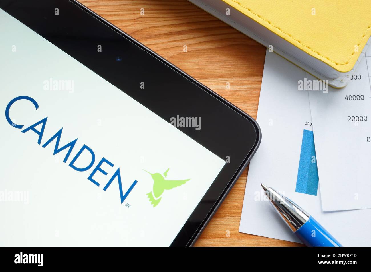 KIEW, UKRAINE - 27. Januar 2022. Bildschirm mit Camden Property Trust Logo. Stockfoto