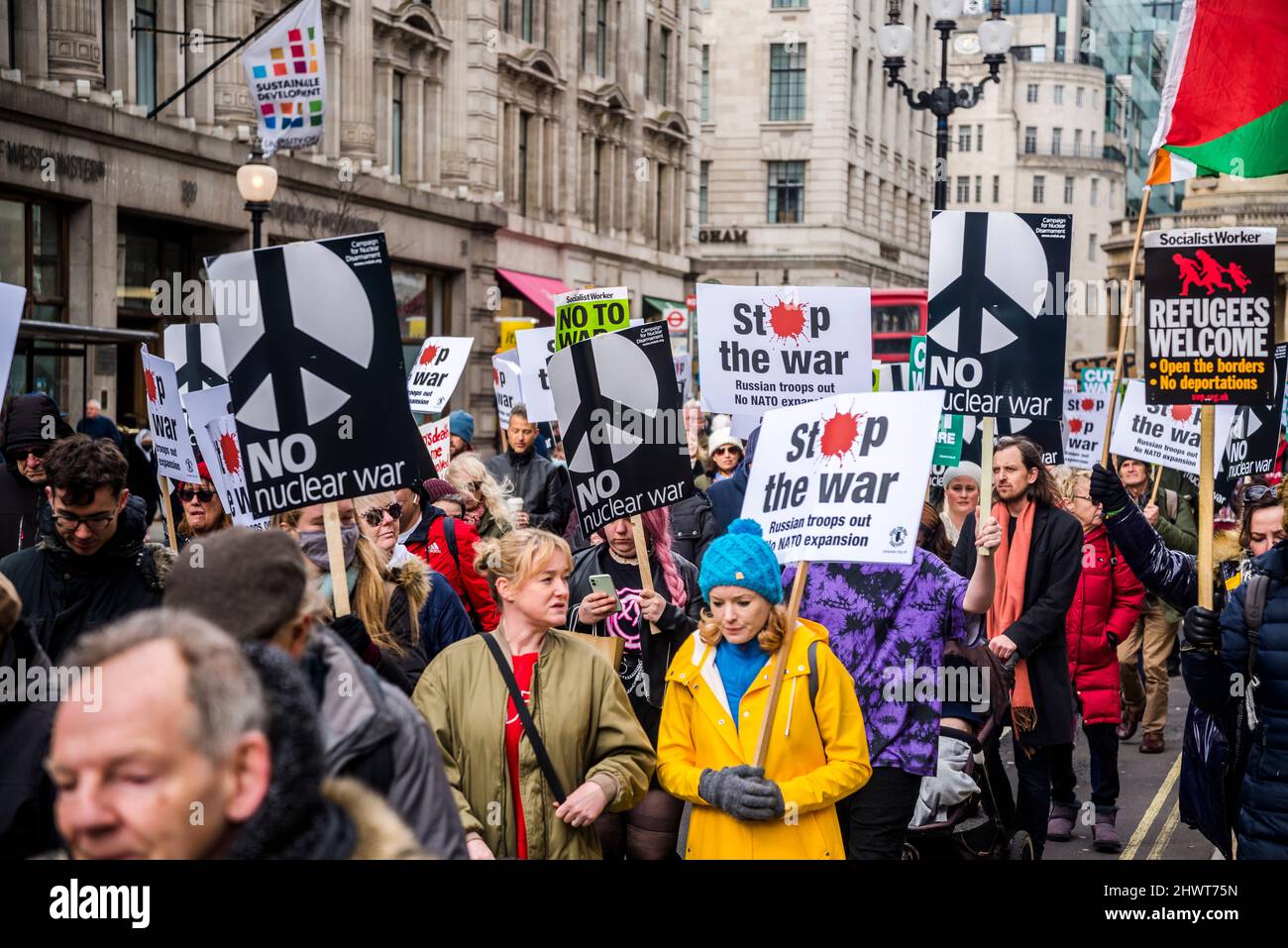 Stop the war Demonstration organisiert von Stop the war Coalition, London, Großbritannien, 6.. März 2022 Stockfoto