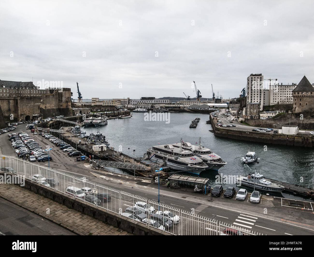 FRANZÖSISCHER MARINEHAFEN VON BREST BRETAGNE FRANKREICH - TROCKENDOCK AM PENFELD - FRANZÖSISCHE MARINE - BREST FRANKREICH © FRÉDÉRIC BEAUMONT Stockfoto