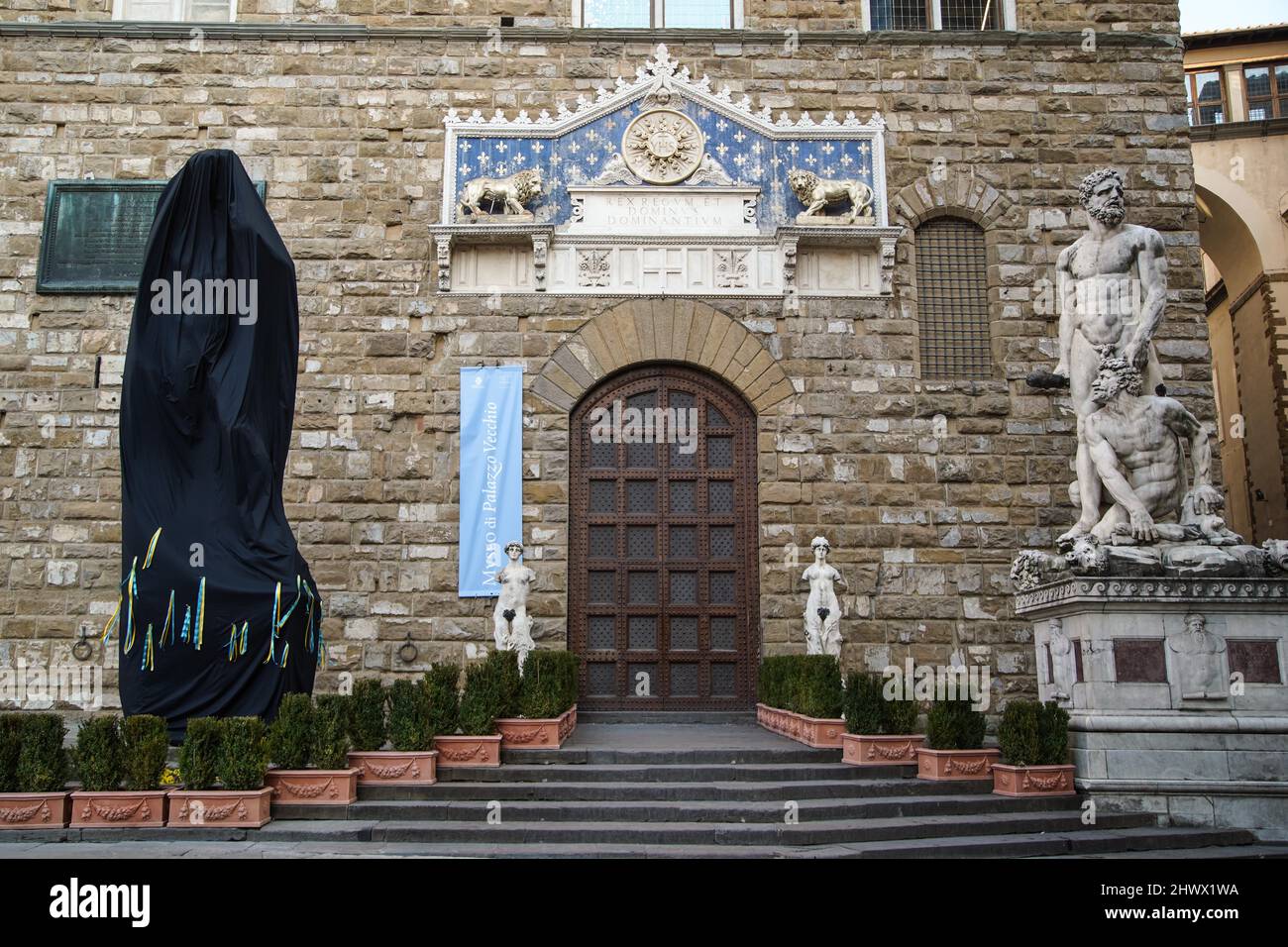 David di Michelangelo Buonarroti Florence Oscurato per la Guerra in Ucraina Stockfoto