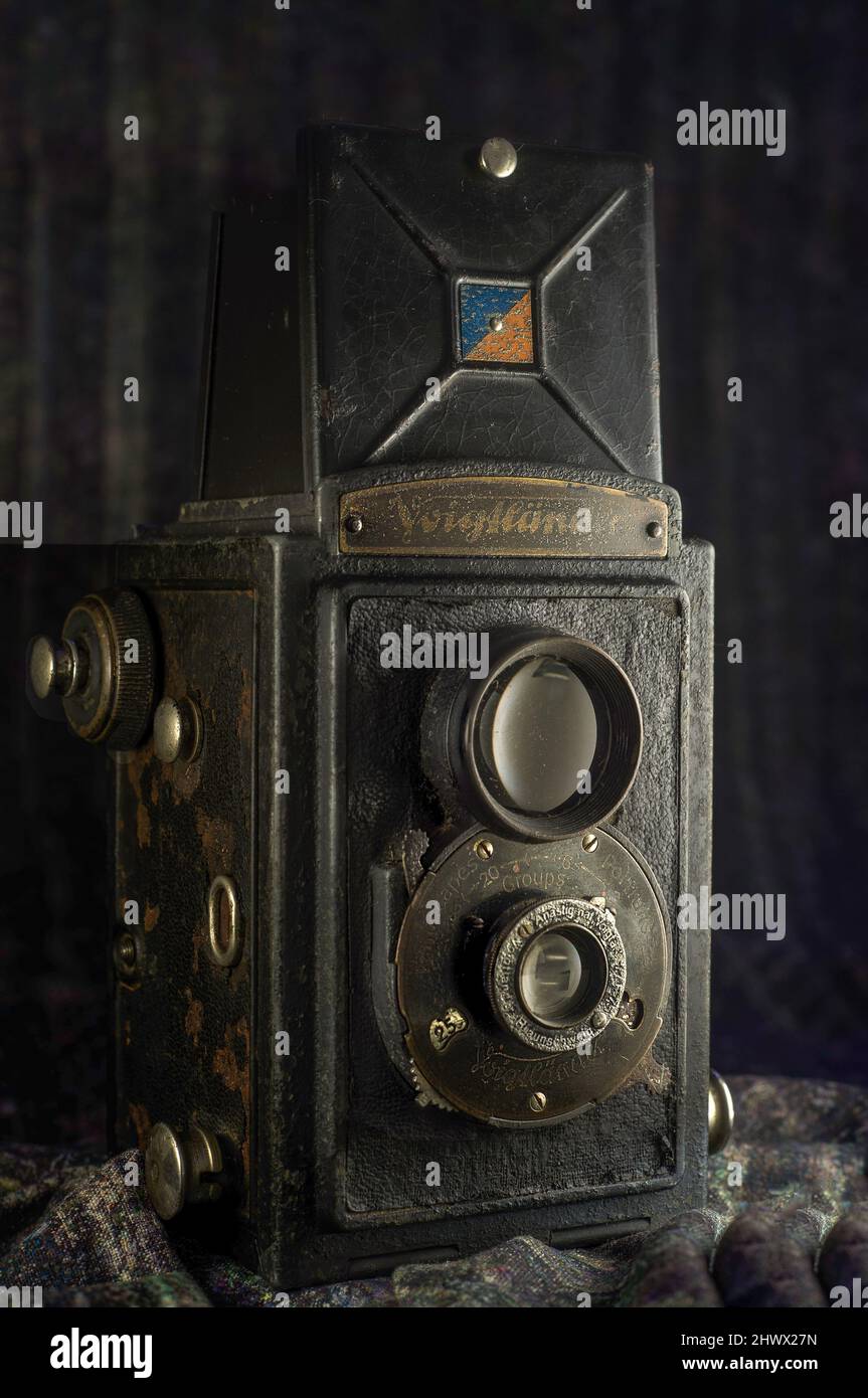 20-Okt-2014 - VoigtlÃ¤nder Brillant 1949 Vintage box Kamera Kalyan Nrat MumbaiMaharashtra Indien Asien Stockfoto