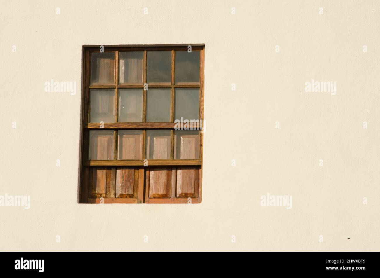 Fenster in einem traditionellen kanarischen Haus. Las Tricias. Garafia. La Palma. Kanarische Inseln. Spanien. Stockfoto