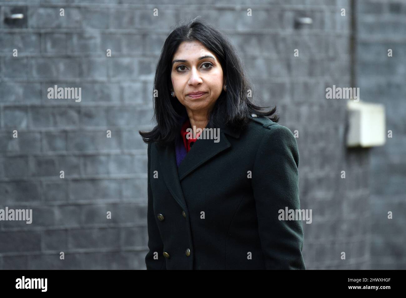 London, Großbritannien. 8. März 2022. Suella Braverman Generalanwältin kommt zu einem Kabinettstreffen in der Downing Street Credit: MARTIN DALTON/Alamy Live News Stockfoto
