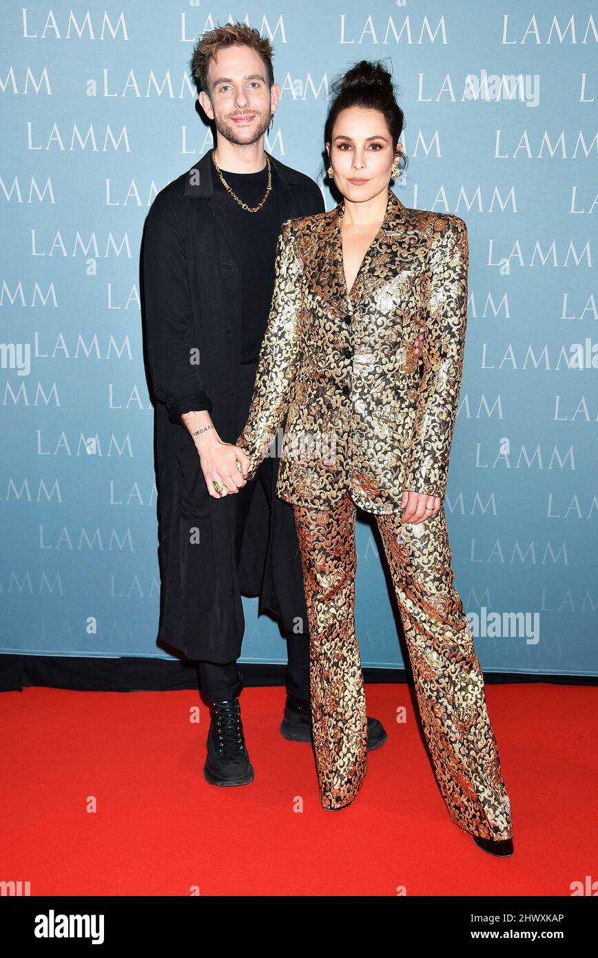 Die schwedische Schauspielerin Noomi Rapace mit ihrem Freund Victor Thell bei der Premiere von Lamb in Stockholm, Schweden, 07. März 2022.Foto: Karin Tornblom / TT / Code 2377 Stockfoto