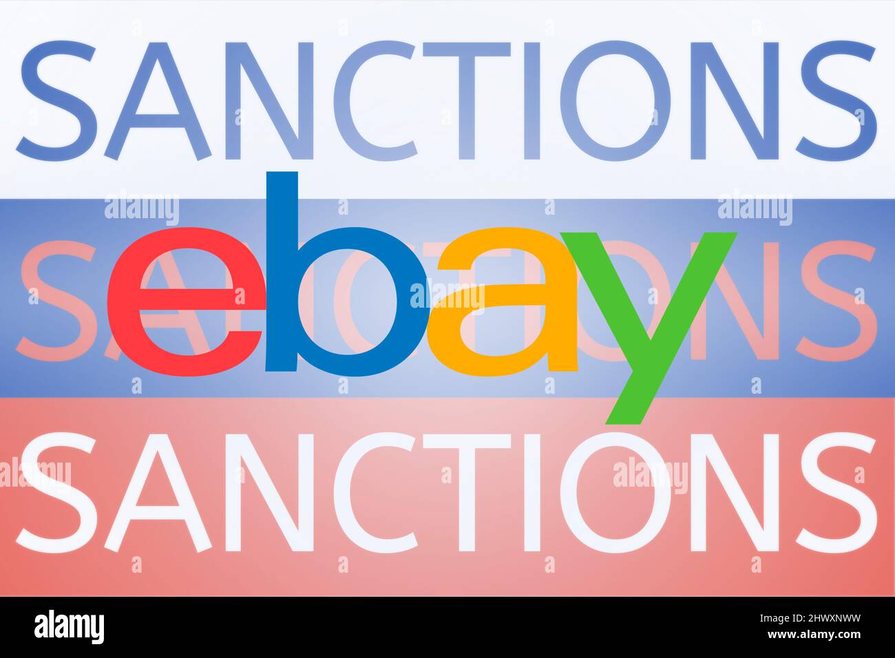 EBay-Logo vor der russischen Flagge. Sanktionen gegen Russland wegen seiner Invasion in der Ukraine. März 2022, San Francisco, USA Stockfoto