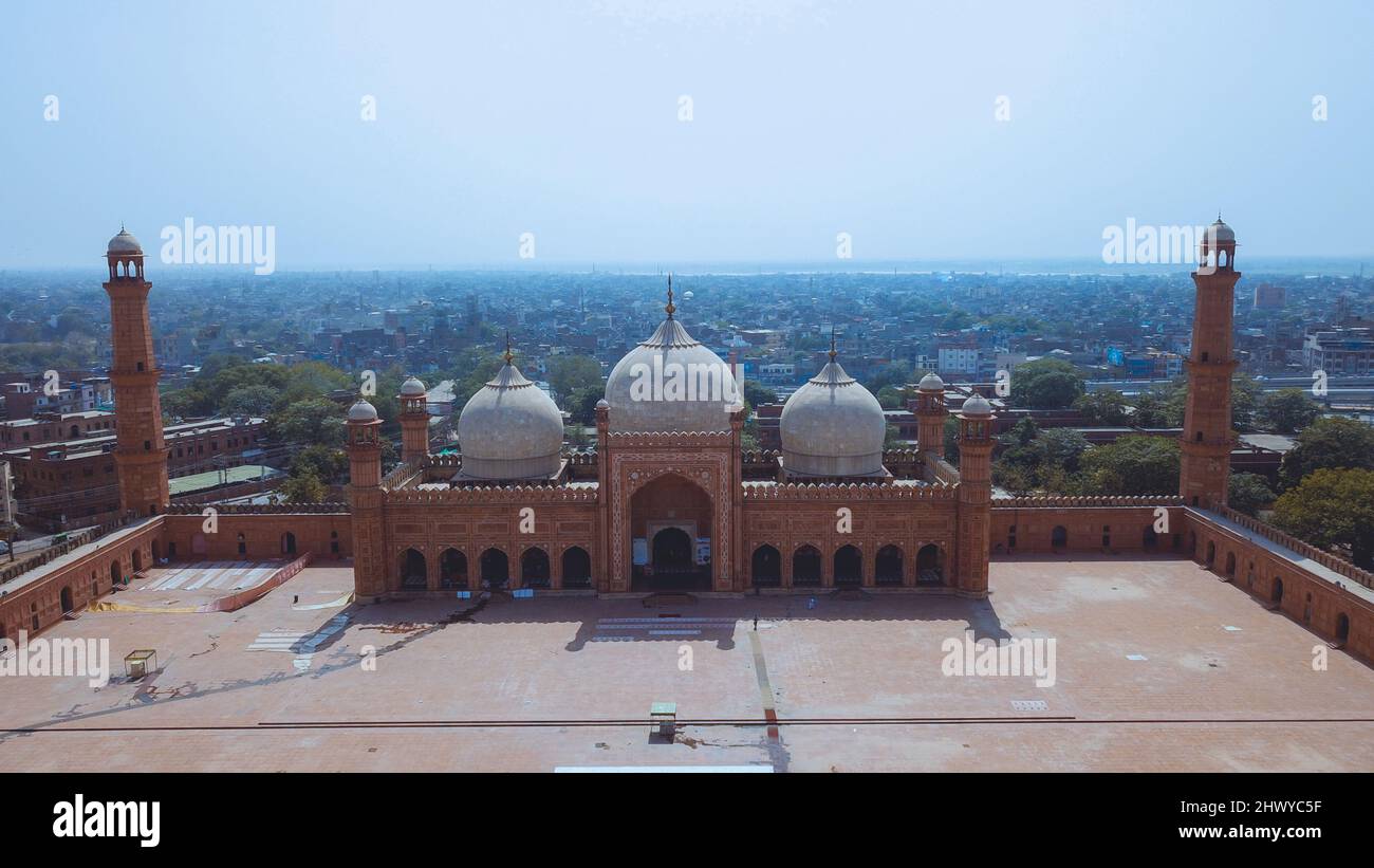 Luftaufnahme zur Mughal-Moschee in Lahore, Provinz Punjab, Pakistan Stockfoto