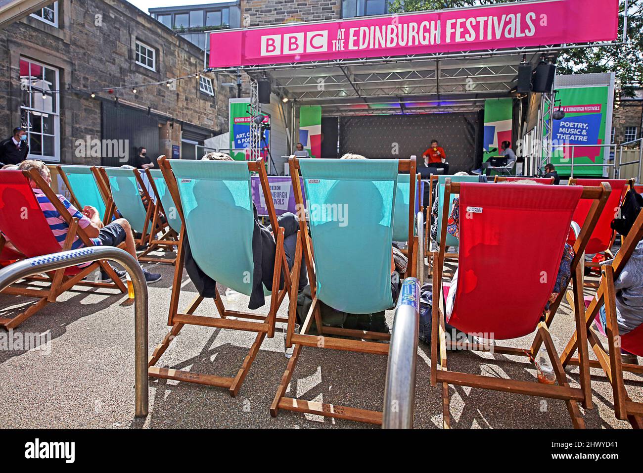 Schatten beim Edinburgh Festival werden unterhalten. Stockfoto