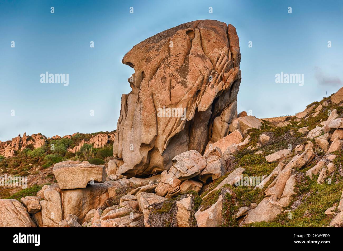 Blick auf die malerischen Granitfelsen in Santa Teresa Gallura, Nordsardinien, Italien Stockfoto