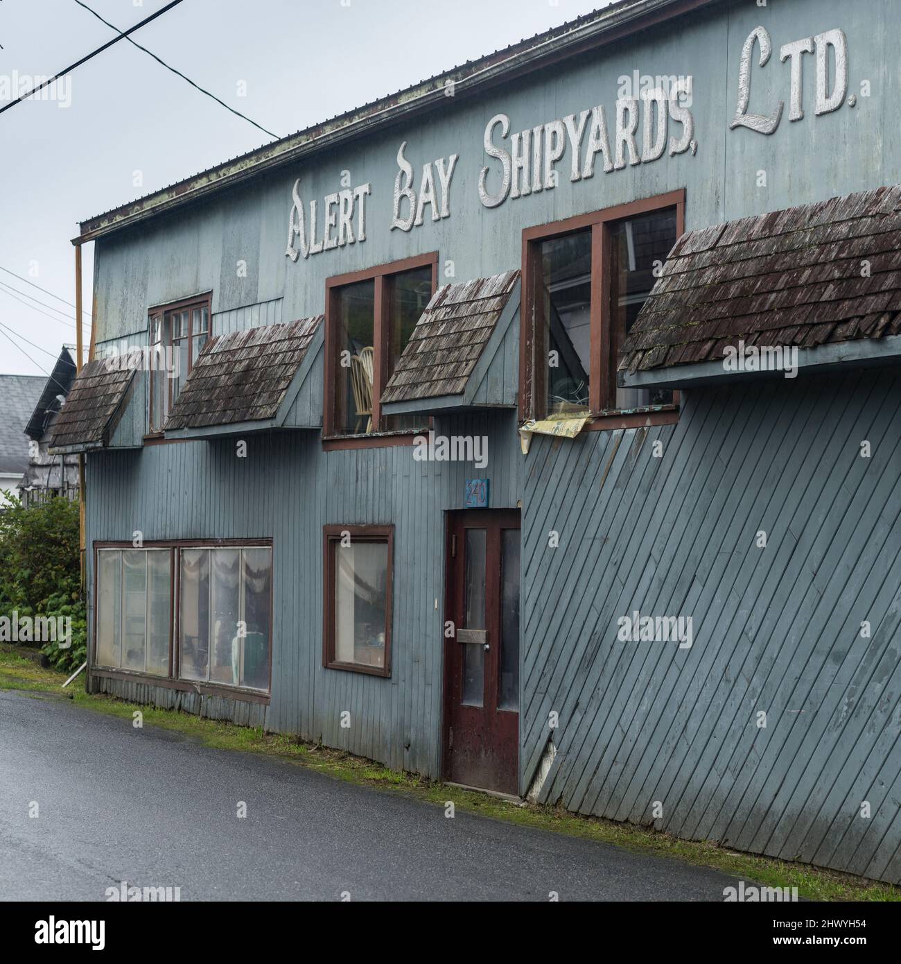 Außenansicht des Albert Bay Shipyards Ltd.-Gebäudes, British Columbia, Cormorant Island, Johnstone Strait, Vancouver Island, British Columbia, Vancouver, Usa Stockfoto