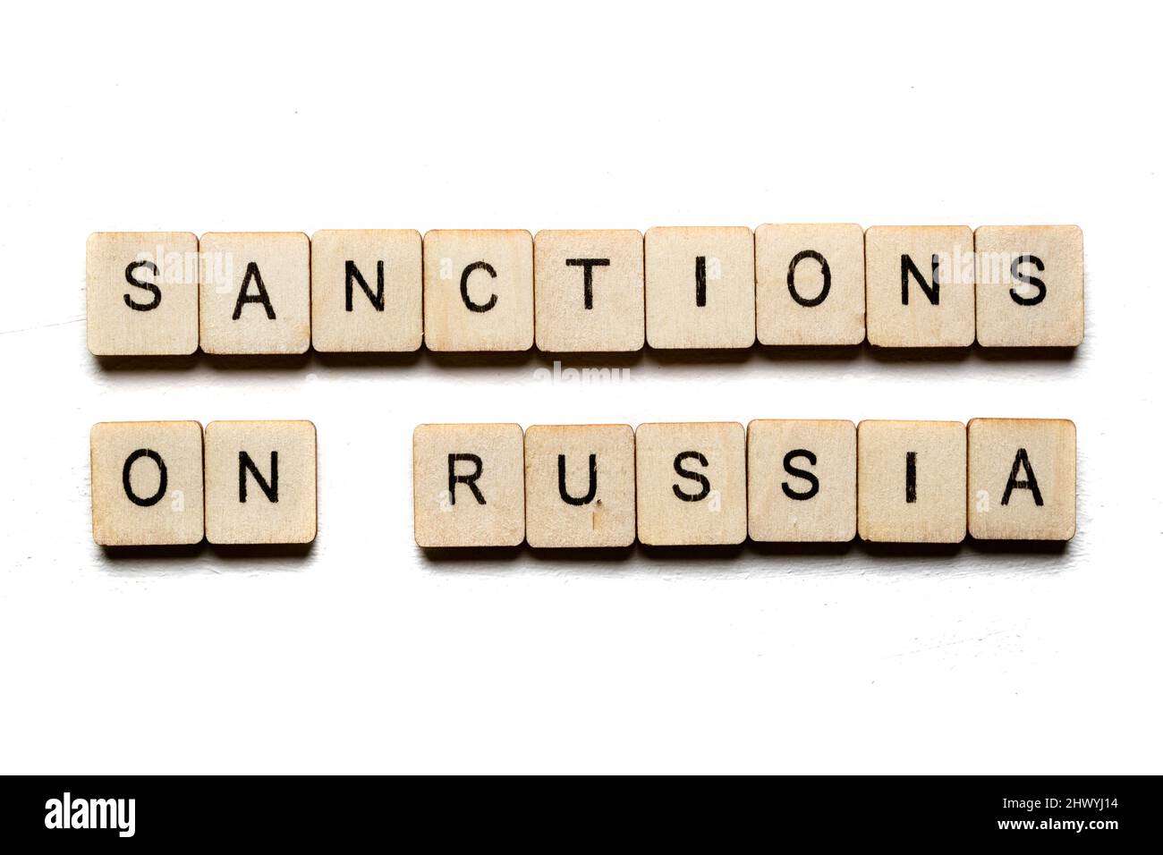 Konzept zum Krieg in der Ukraine mit einem Schild mit Sanktionen gegen Russland Stockfoto