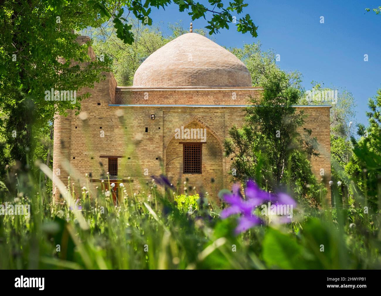 Das alte Denkmal der Architektur des 11.. Jahrhunderts, Mausoleum von Karakhan, Taraz-Stadt, Kasachstan. Stockfoto