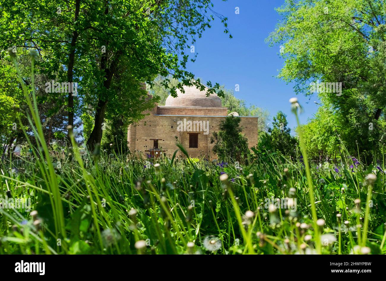 Das alte Denkmal der Architektur des 11.. Jahrhunderts, Mausoleum von Karakhan, Taraz-Stadt, Kasachstan. Stockfoto