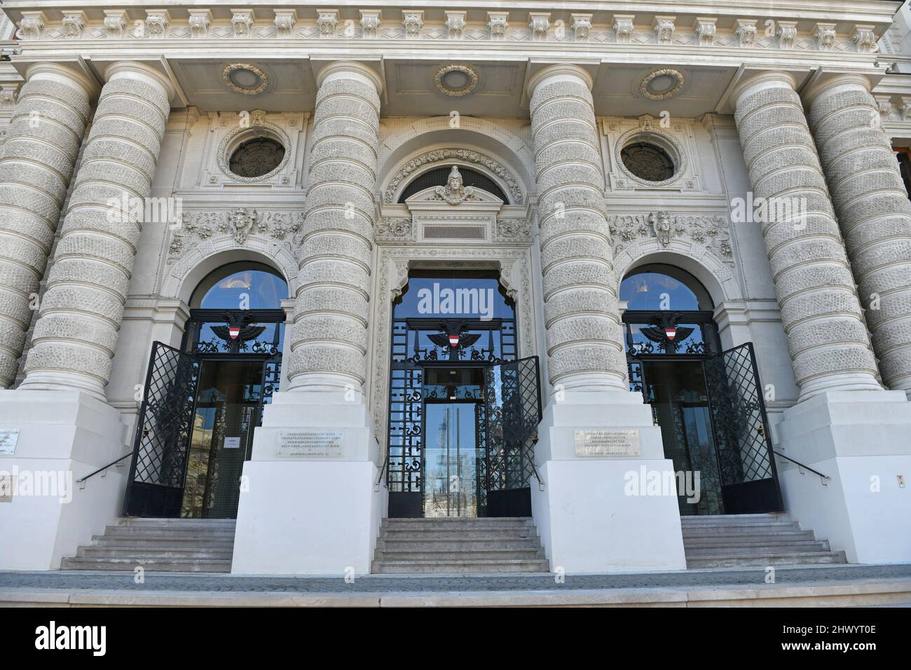 Justizpalast auf dem Schmerlingplatz in Wien, mit Oberster Gerichtshof
