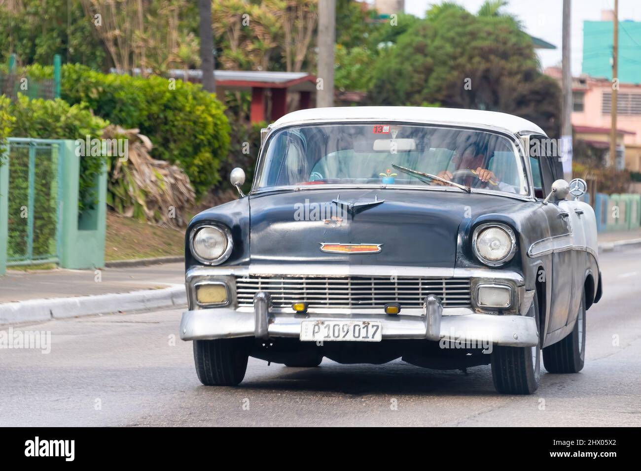 Kubanische Oldtimer fahren, Kuba, 2017 Stockfoto