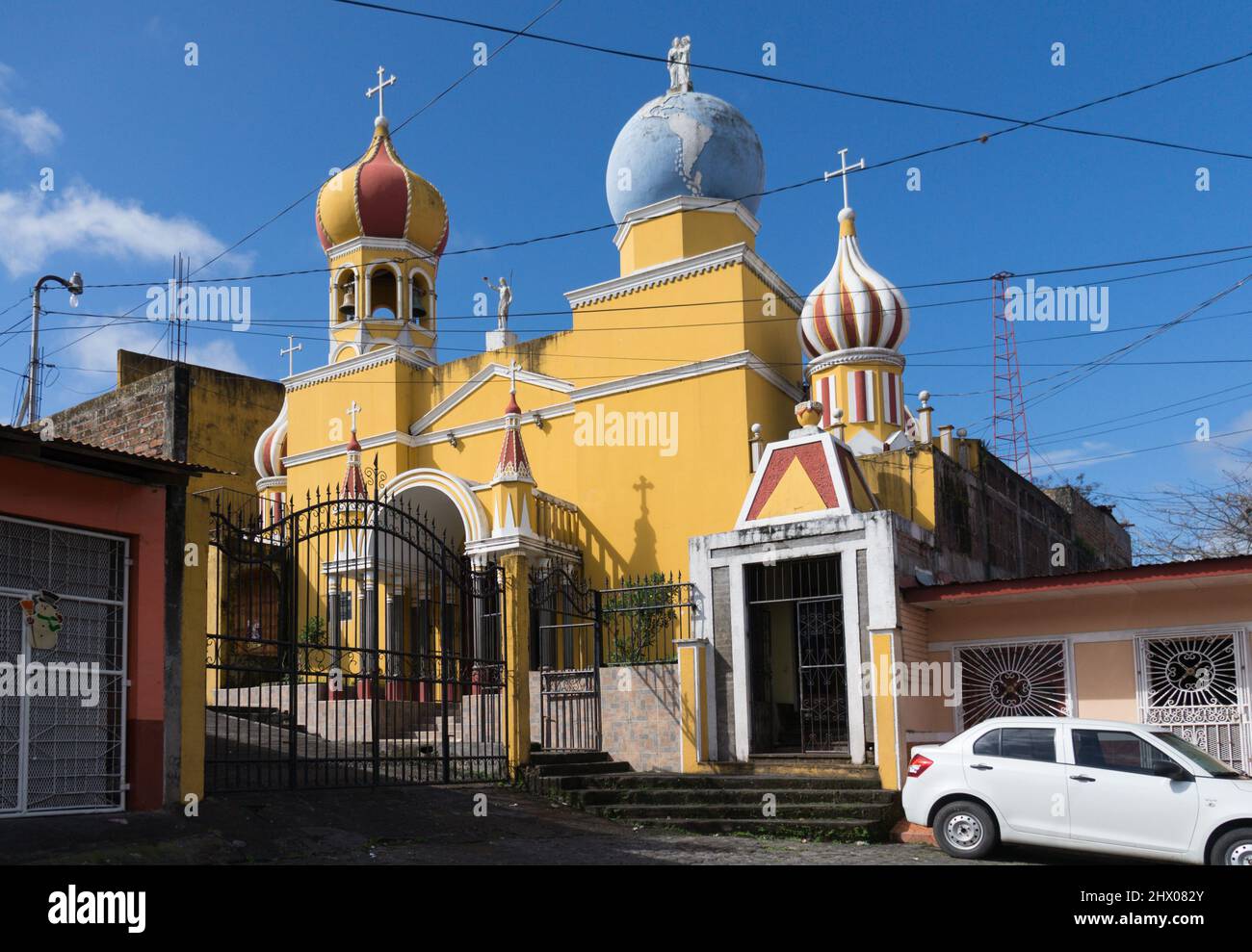 Parroquia de Nuestra Senora del Perpetuo Socorro, erbaut zu Ehren eines polnischen Priesters, der in Boaco sehr einflussreich war. Stockfoto