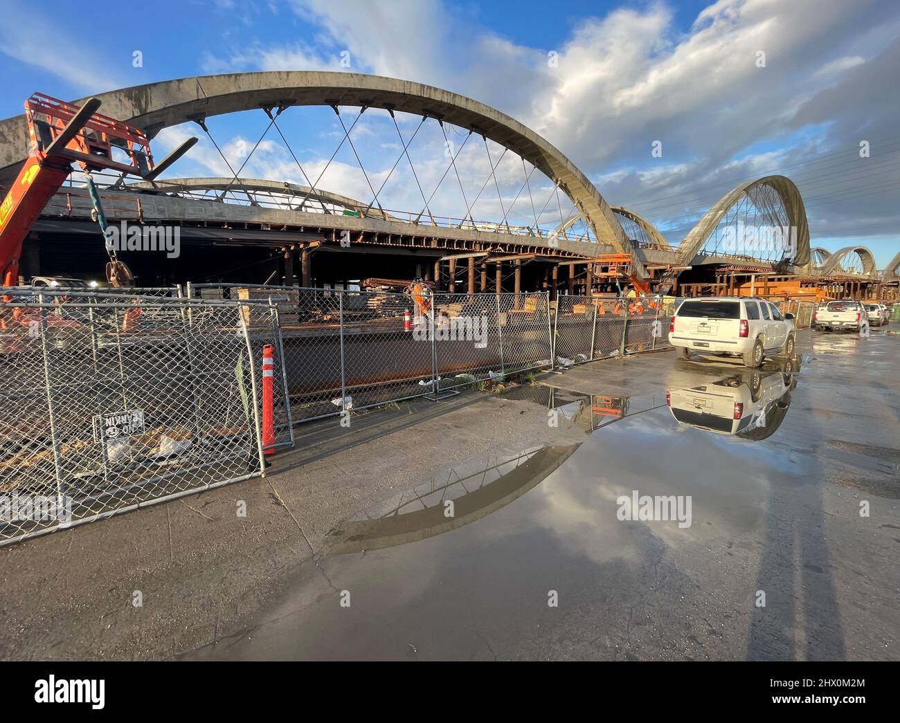 Die 6. Street Bridge wird in Downtown Los Angeles, CA, gebaut Stockfoto