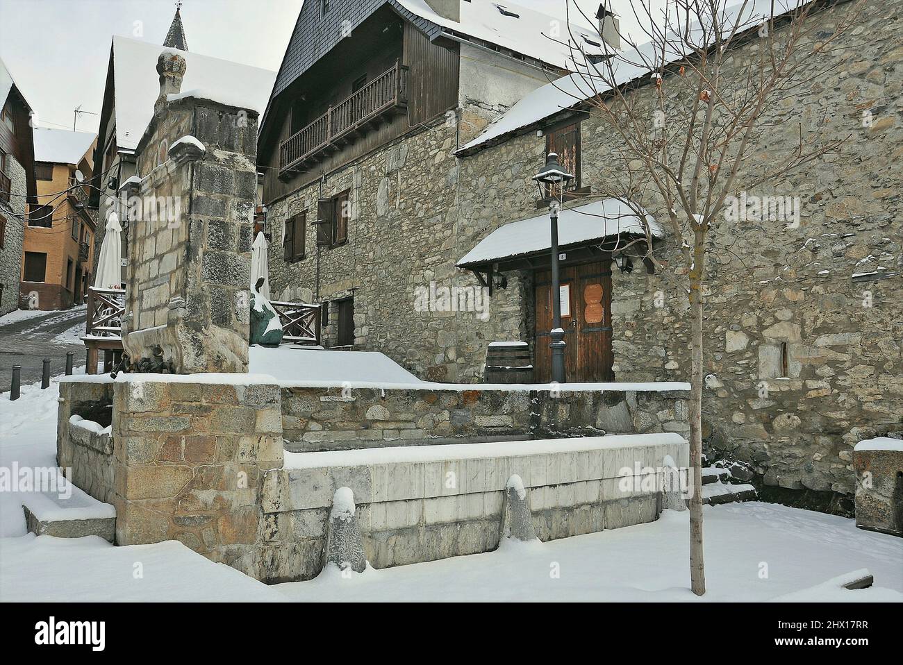 La Pica Brunnen in Salardú in der Region Valle de Aran Provinz Lleida, Katalonien, Spanien Stockfoto
