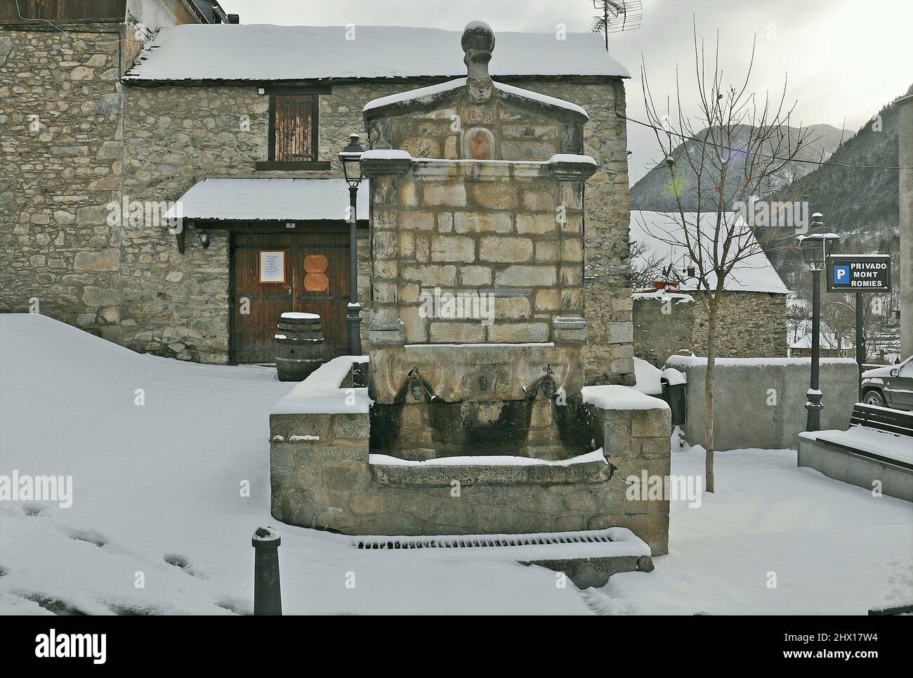 La Pica Brunnen in Salardú in der Region Valle de Aran Provinz Lleida, Katalonien, Spanien Stockfoto